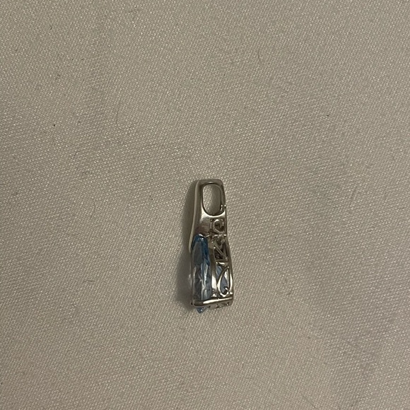 Blue sapphire pendant - Picture 4 of 4